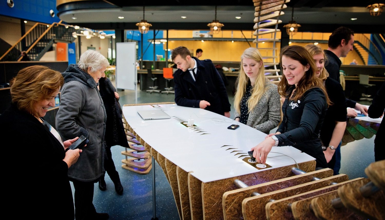 DELFT - TU Delft - Minors Expo IO Interactive Office Environments At The Airport. FOTO GUUS SCHOONEWILLE